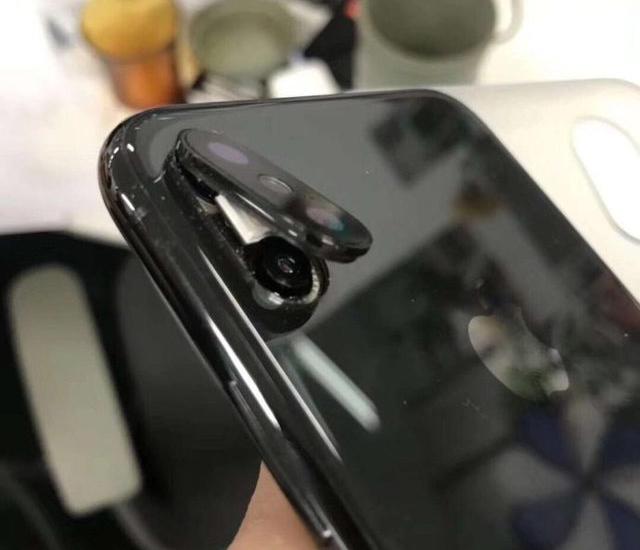 iPhoneX前置摄像头模糊游戏截图