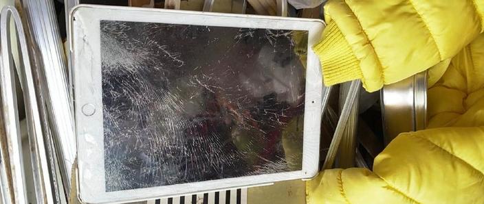 ipad屏幕摔坏了多少钱游戏截图