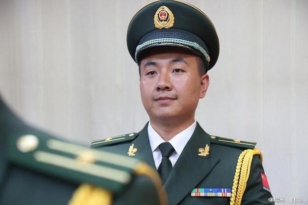 混到少校一般多大了游戏截图
