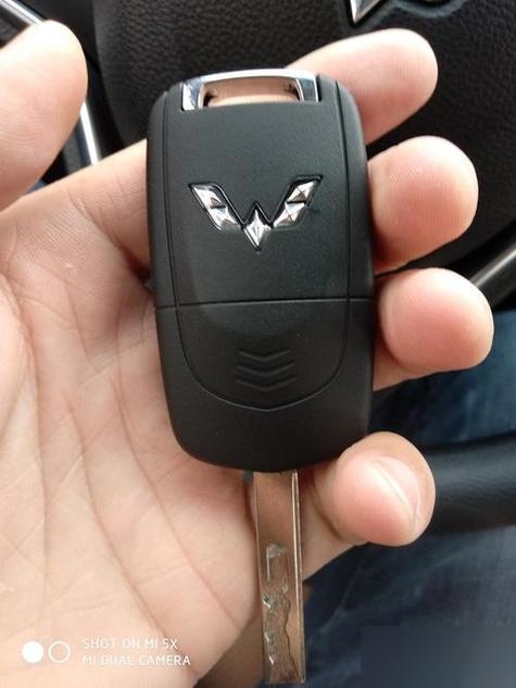 五菱宏光S遥控钥匙锁的车,用备用钥匙缩略图
