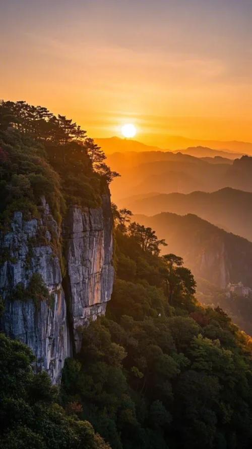 金色山峰高清照片大全图片游戏截图