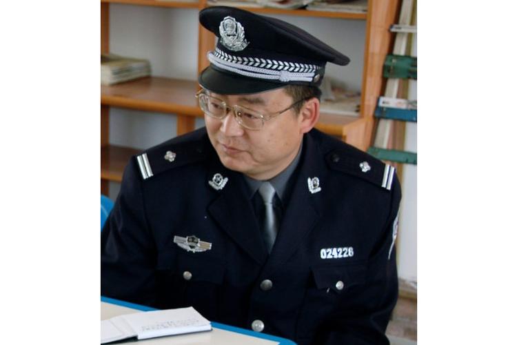 当警察可以戴眼镜吗缩略图