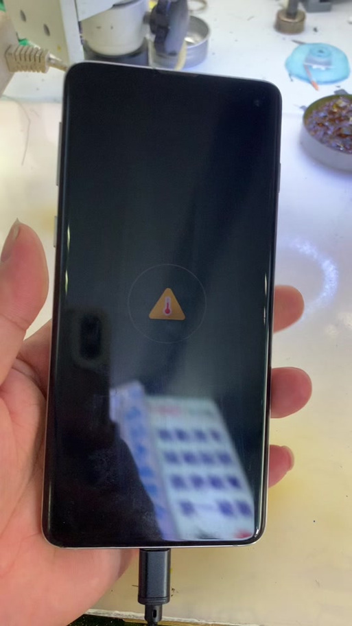 手机充电时出现感叹号缩略图