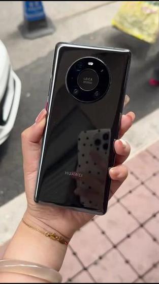 华为mate40pro缩略图