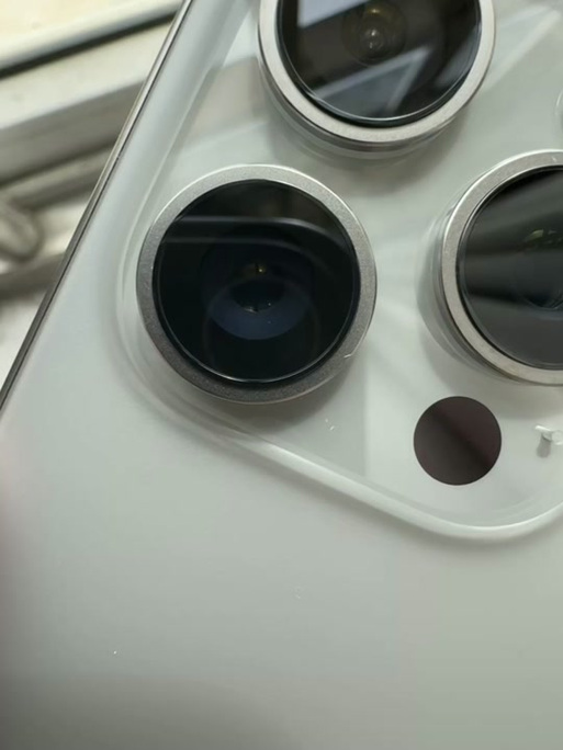 iphone 摄像头进灰缩略图