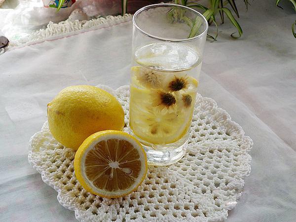 菊花配柠檬加糖可以吗缩略图