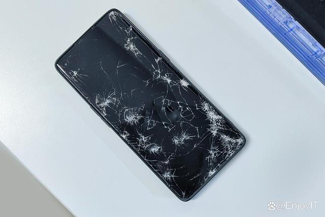手机换屏颜色变淡游戏截图
