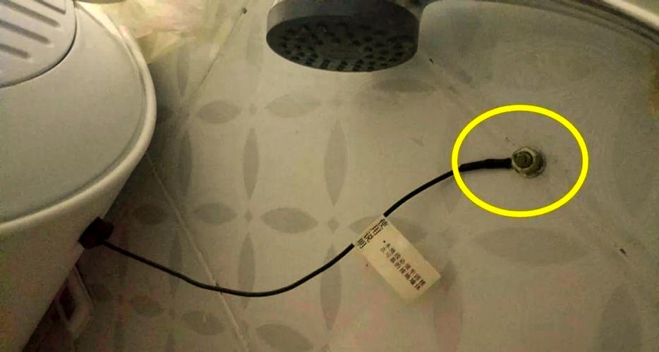 电热水器插头闪红灯缩略图