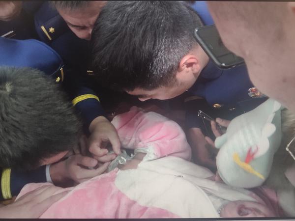 拉链卡住衣服的危害