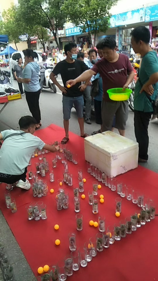 地摊玻璃杯扔乒乓球规则缩略图
