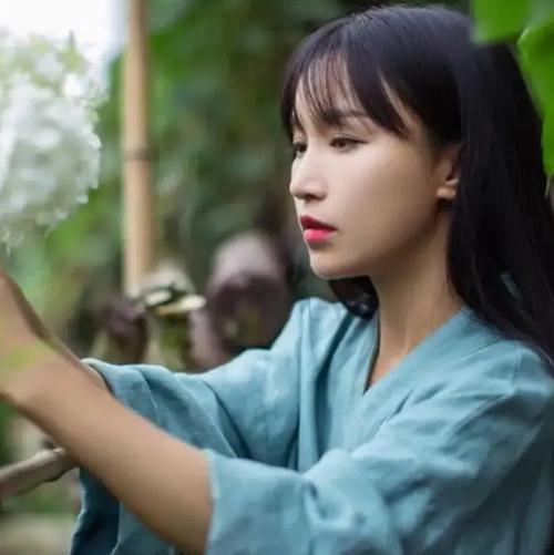 李子柒的真名缩略图