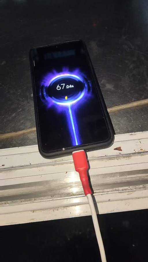 手机充电断断续续是什么原因缩略图
