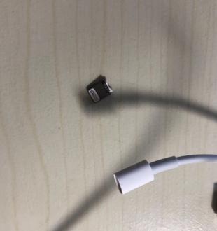 手机充电一直反复断开解决方法缩略图