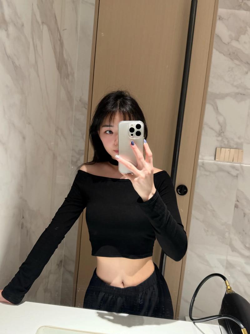 穿露脐装肚子疼缩略图