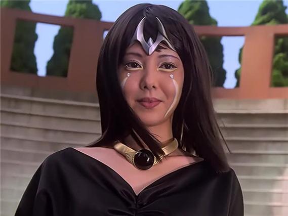 开局觉醒光之巨人,我娶了校花小说