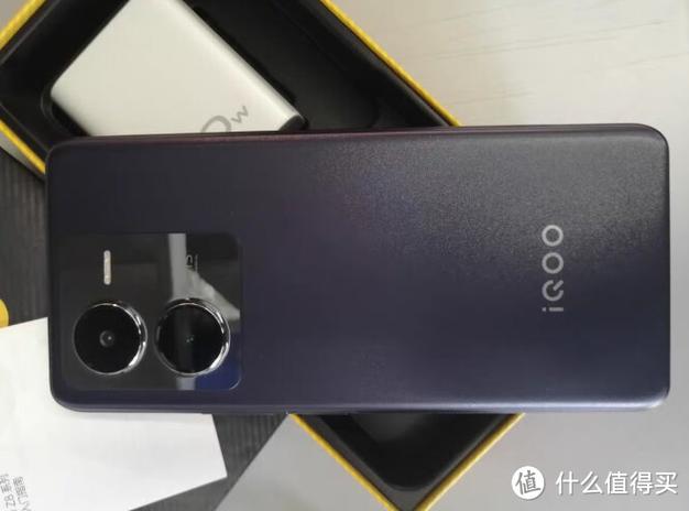 iQOOz8深度评测视频缩略图