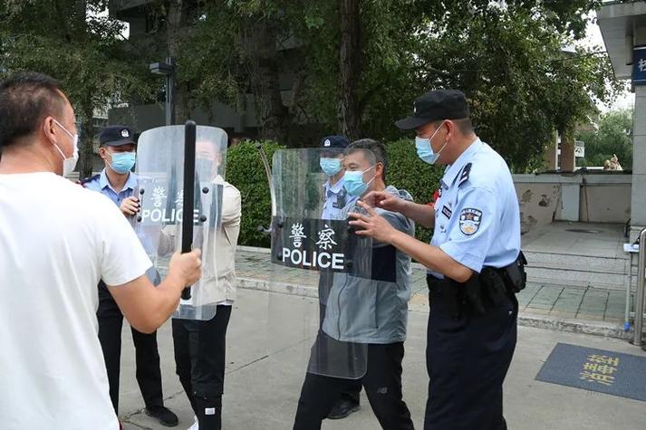 什么情况下警察会出警缩略图