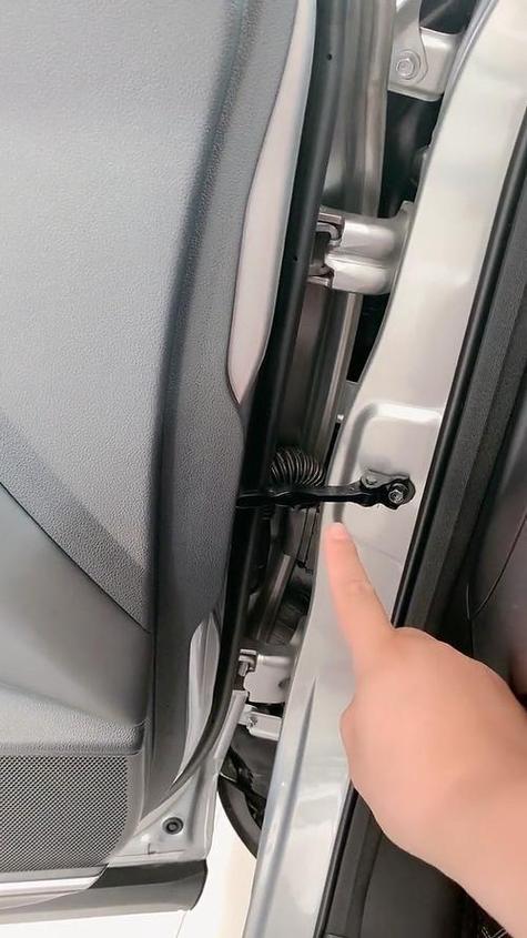 一开门吱嘎吱嘎响怎么办缩略图