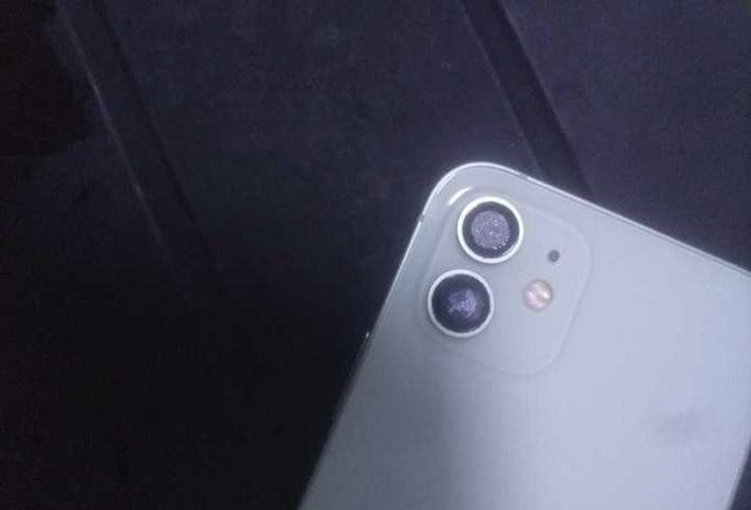 苹果7前置摄像头模糊缩略图