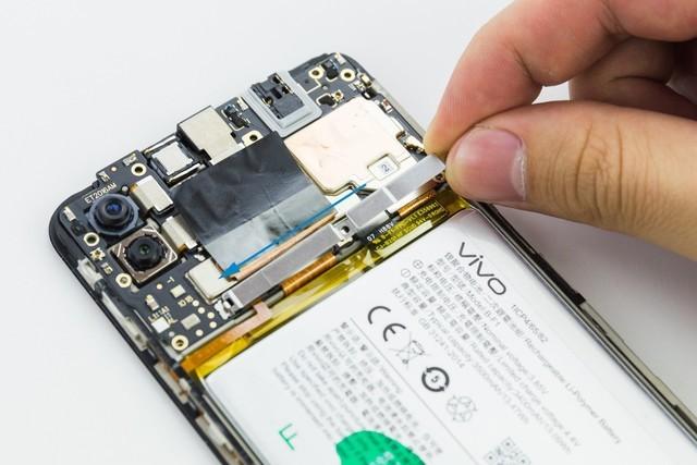 x23后盖玻璃怎么拆缩略图