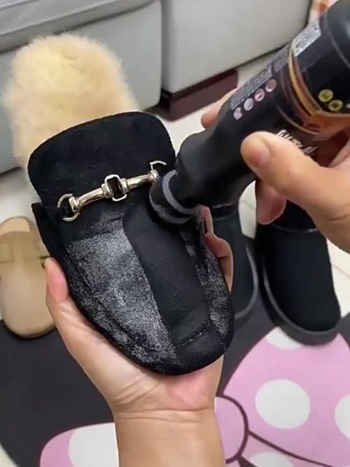 黑色鞋子泛白怎么洗黑缩略图