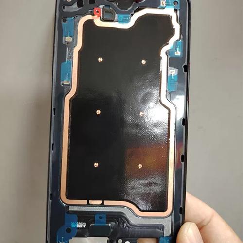 华为mate80边框缩略图