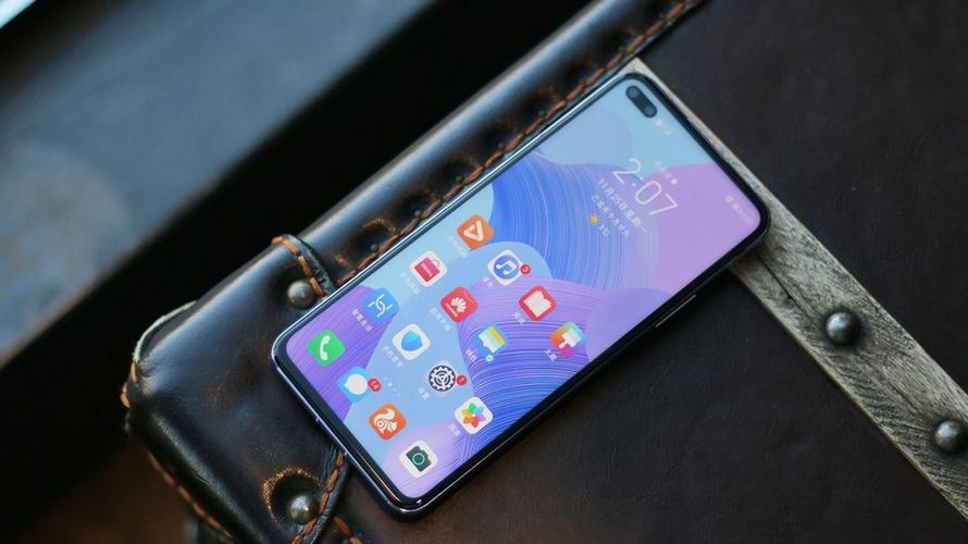 华为nova6屏幕黑白游戏截图