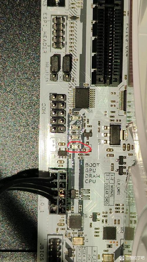 主板故障灯不亮游戏截图