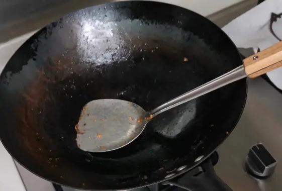 铁锅炒菜粘锅怎么办缩略图