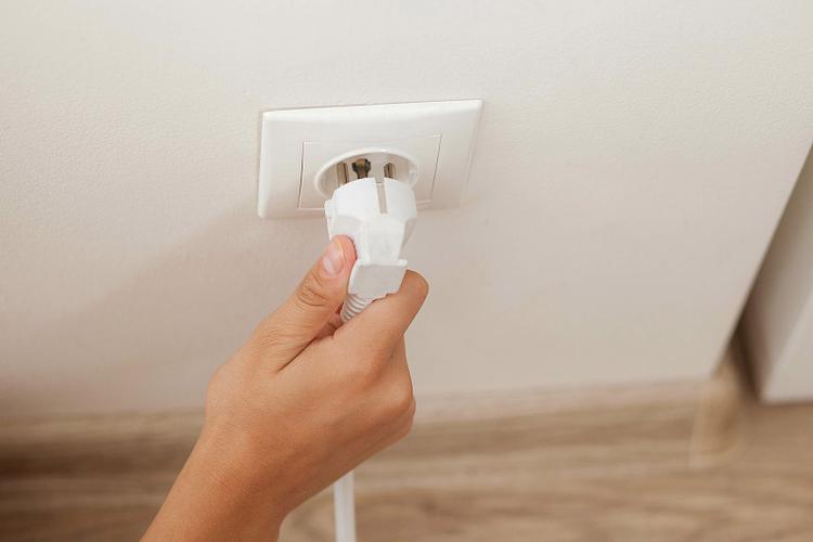 电视机插头拔还是不拔缩略图