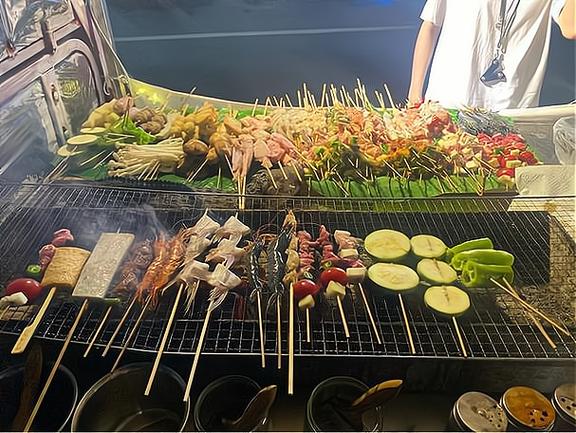 摆摊卖烧烤游戏截图