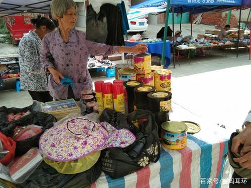 春节摆摊的小本生意缩略图