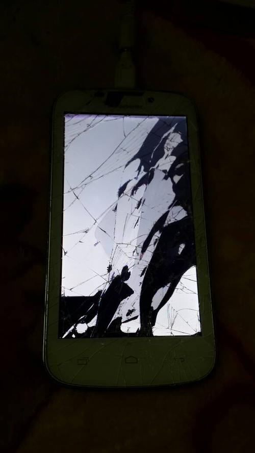 手机屏幕突然变成黑白的故障缩略图