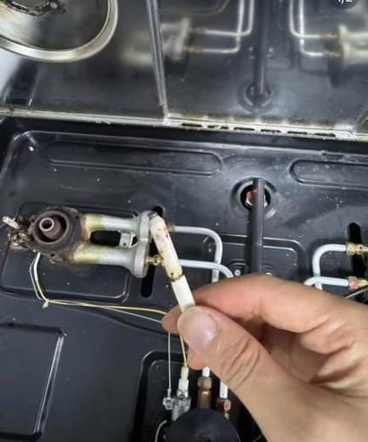 煤气灶按压点火开关坏了缩略图