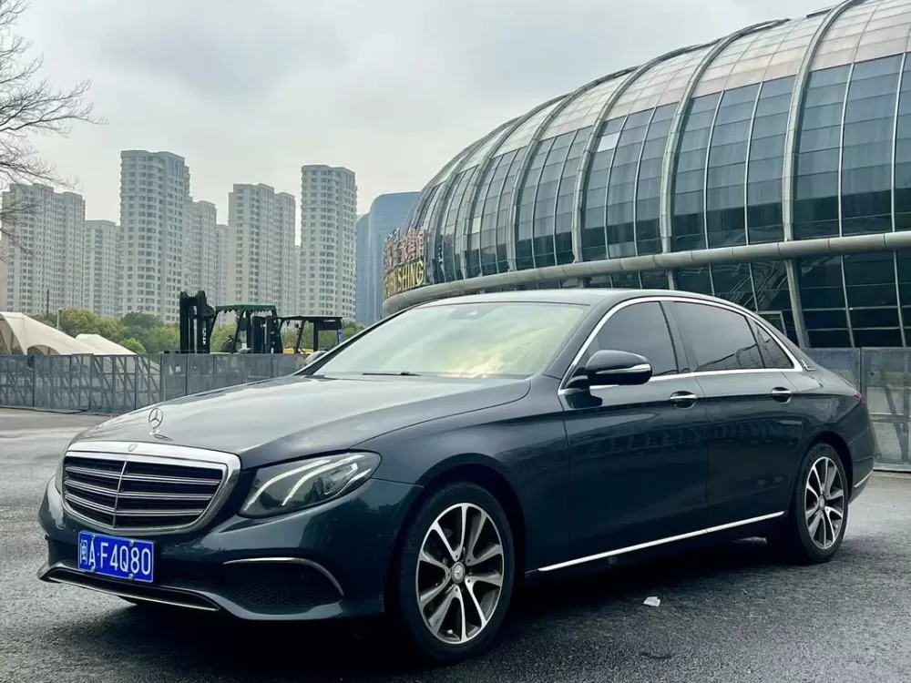 最新奔驰E300L碳灰蓝图片缩略图